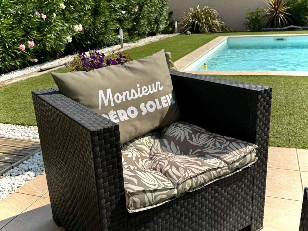 Superbe villa avec piscine sur belle parcelle de terrain arborée - photo 31
