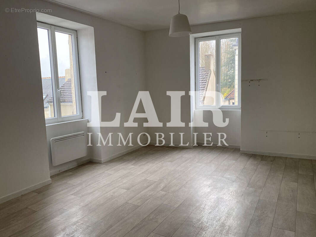 Maison à LA FRESNAYE-SUR-CHEDOUET