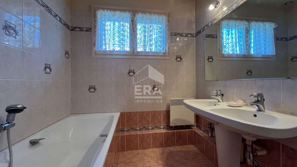 Maison à VIRY-CHATILLON