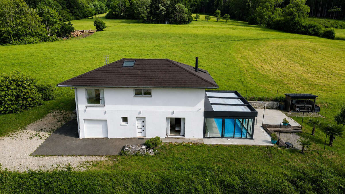 Maison 158 m² à Fessy  - photo 4