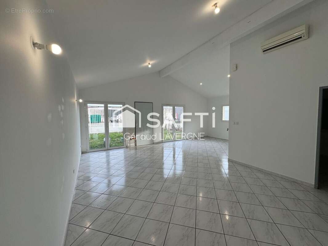 Photo 4 - Commerce à LA SALVETAT-SAINT-GILLES