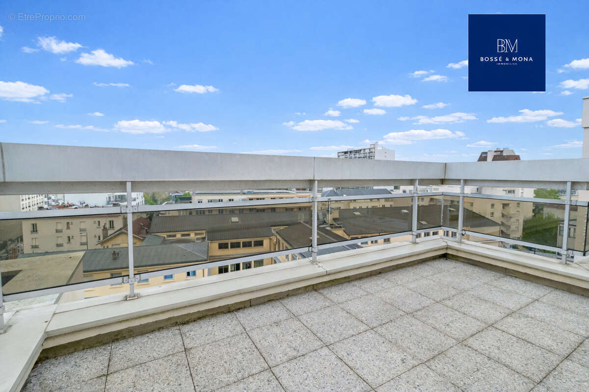 Appartement à COURBEVOIE