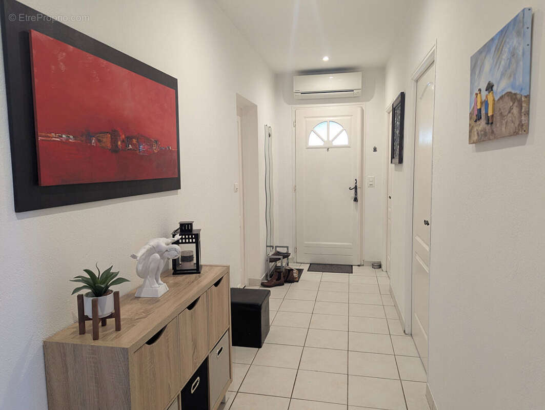 VILLECROZE jolie maison de plain-pied 127 m², 5 pièces, garage au calme - photo 16