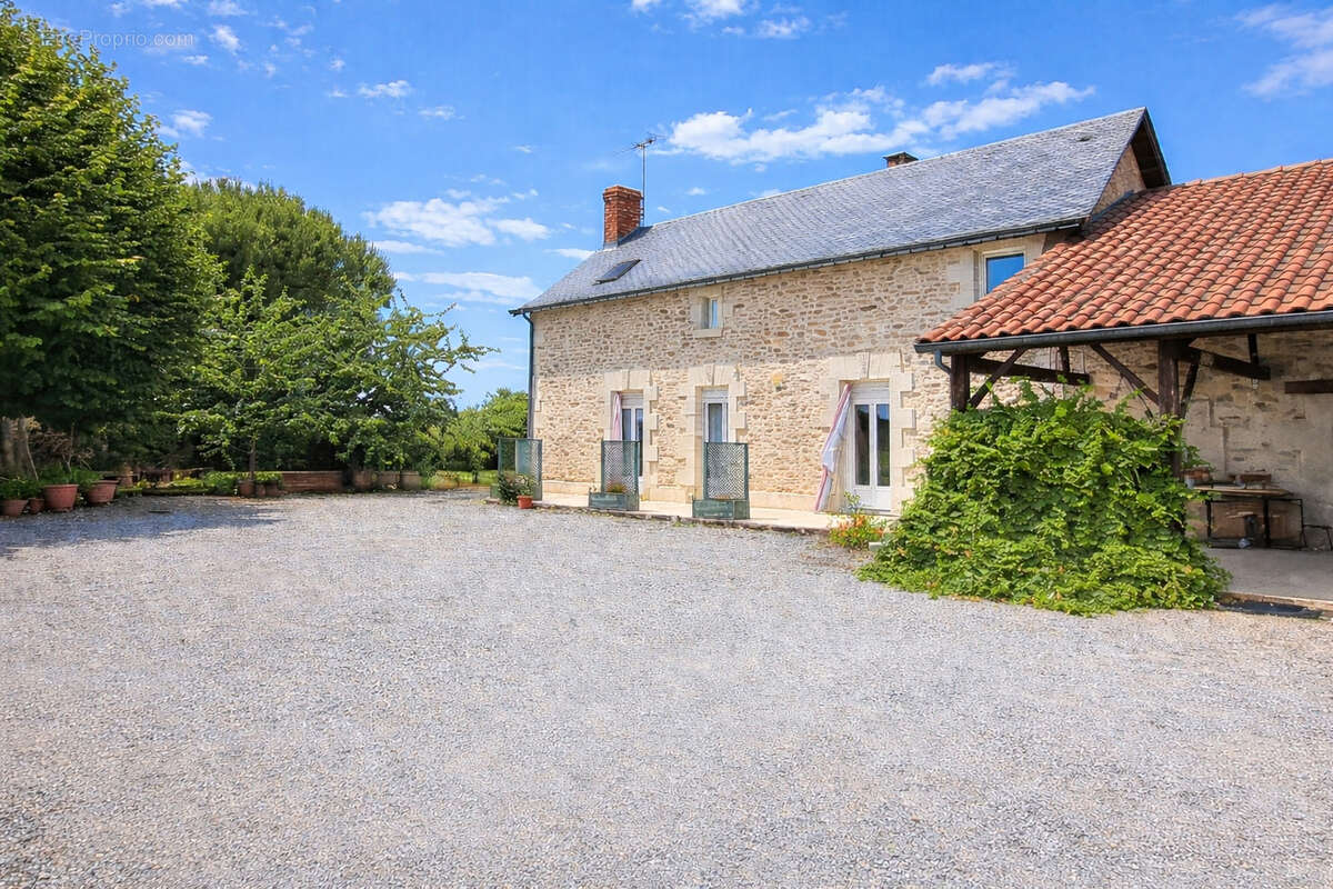 Maison Lencloitre 5 pièce(s) 152.56 m2 - photo 2