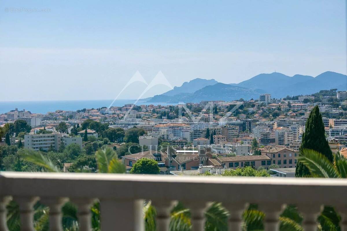 Appartement à LE CANNET