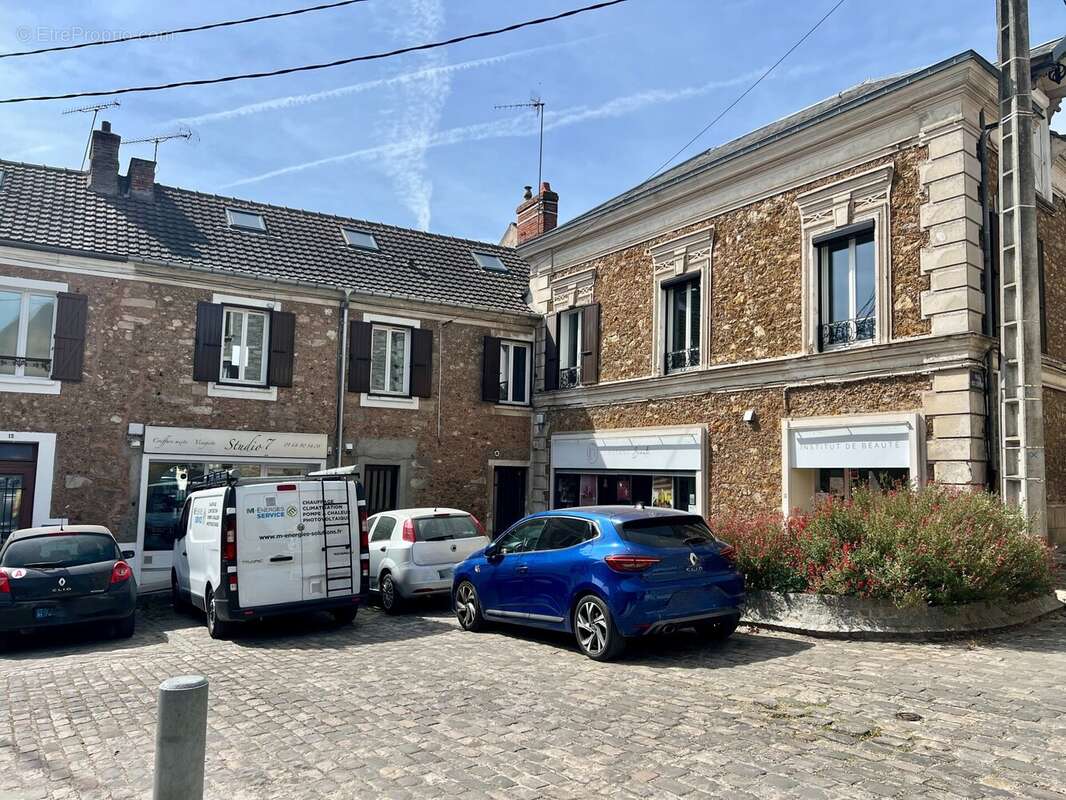 Appartement à BRUYERES-LE-CHATEL