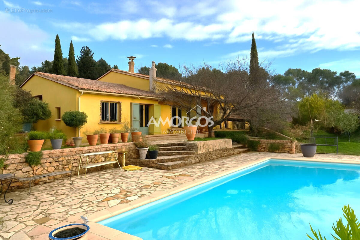 Maison à LE CASTELLET