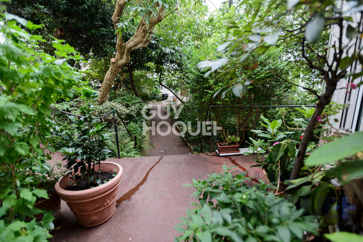 Appartement à PARIS-18E