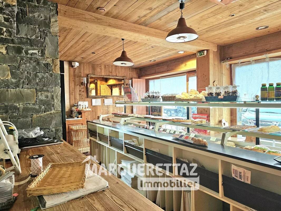 Commerce à MARIGNIER