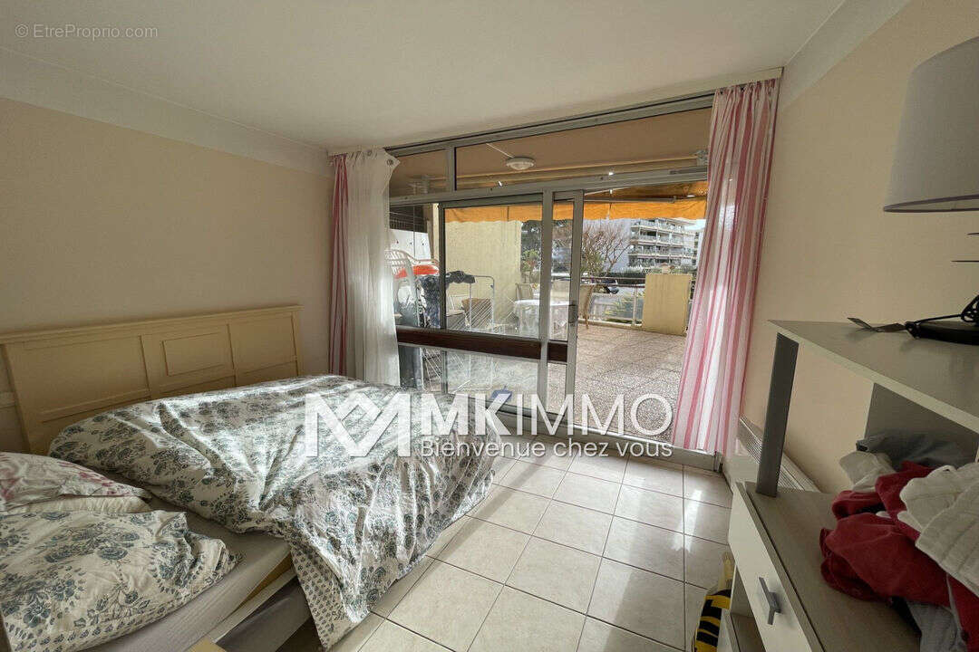 Appartement à SAINT-LAURENT-DU-VAR