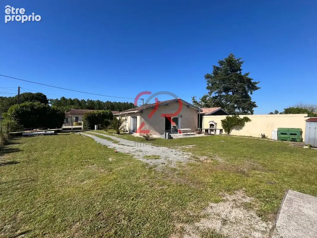 Plain-pied à réinventer avec beau terrain de 697 m2 - photo 6