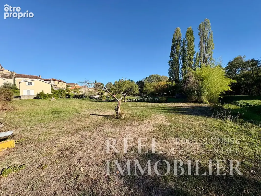 Maison de village en pierre à rénover avec cour et jardin - photo 13