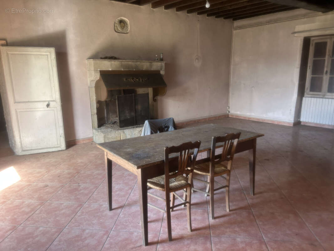 Maison à LURCY-LE-BOURG