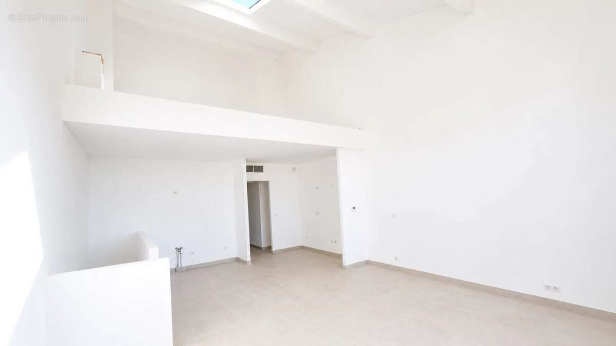 DUPLEX 110 m² renovée centre ville - photo 4