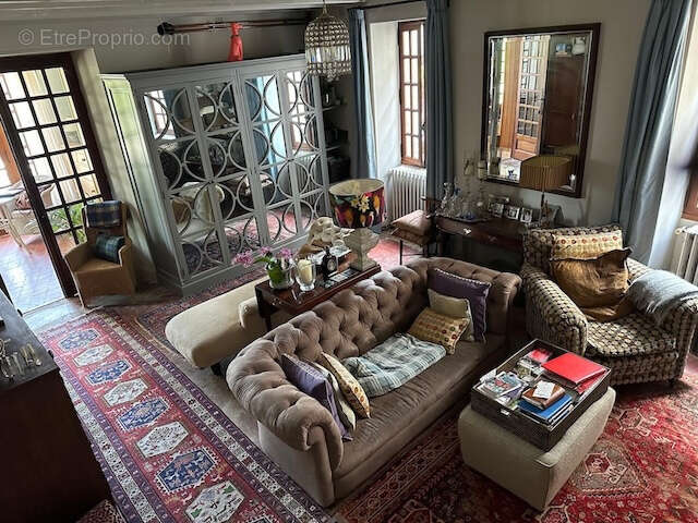 Maison à VILLEBOIS-LAVALETTE