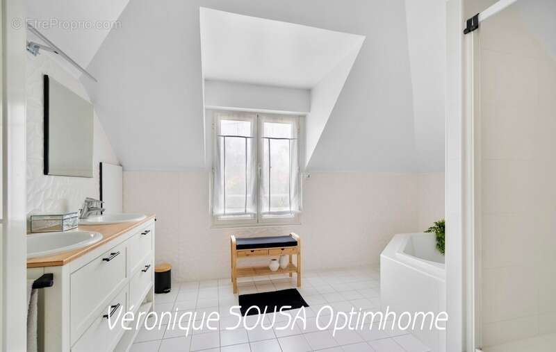 Maison à L'ETANG-LA-VILLE