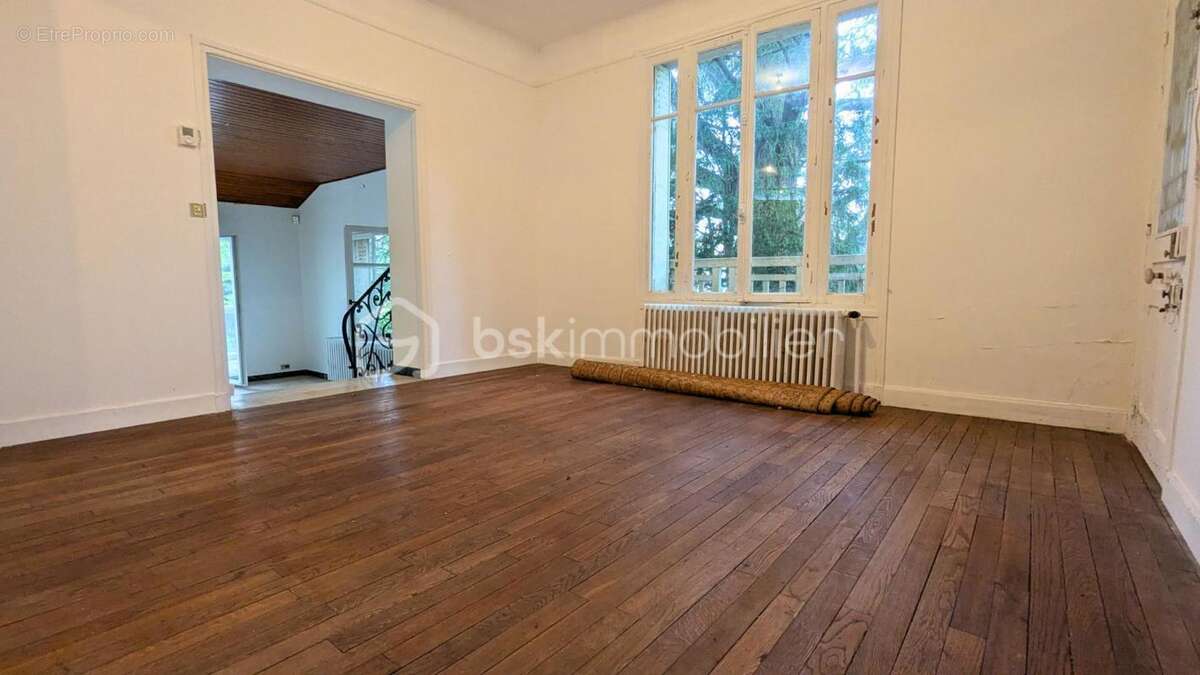 Maison à COMBS-LA-VILLE