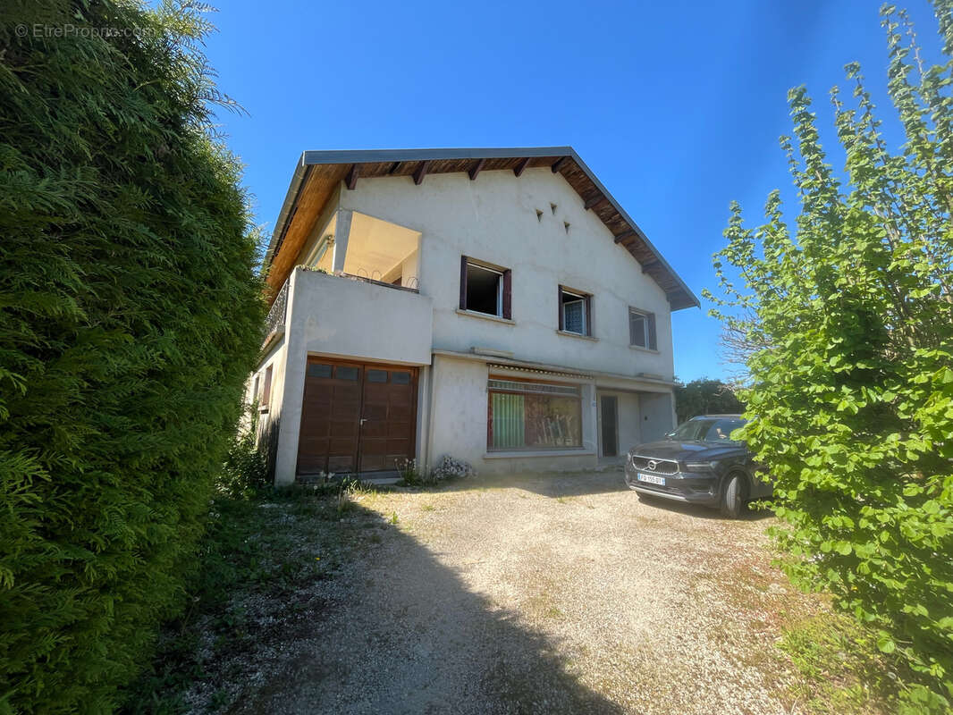 Maison à VILLEREVERSURE