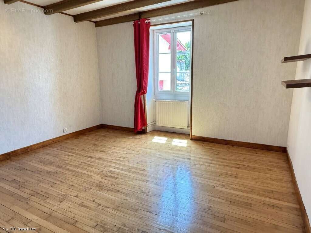 Maison à AIGRE