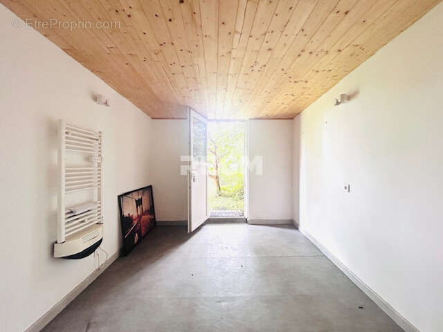 Belle maison rénovée par un architecte de 145 m2 habitable (210 m2 au sol) sur un terrain de 555 m2  - DPE en - photo 18