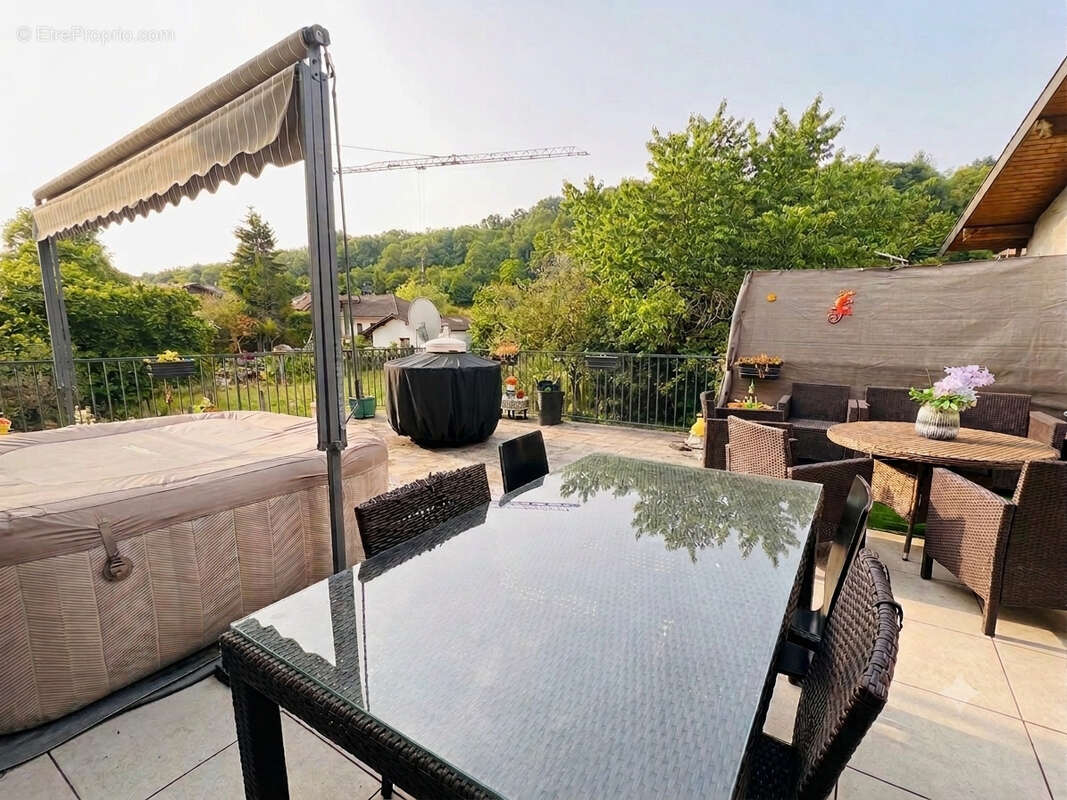 Appartement T3 de 61m2 avec terrasse, garage et cave - photo 6
