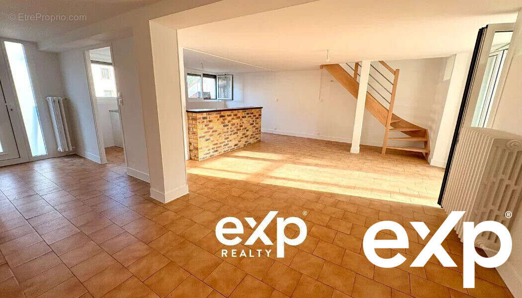 Maison à BUSSY-SAINT-GEORGES