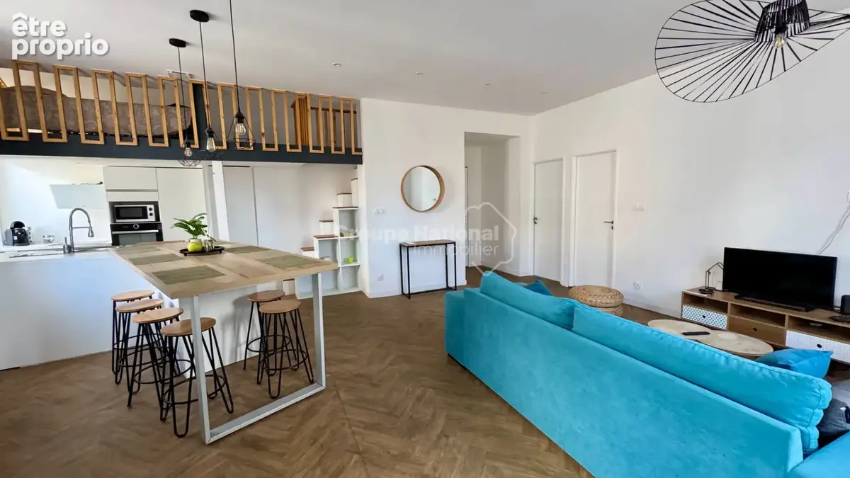 NÎMES - Appartement T2 de 67 m² - Dernier étage, proche Écusson - photo 1