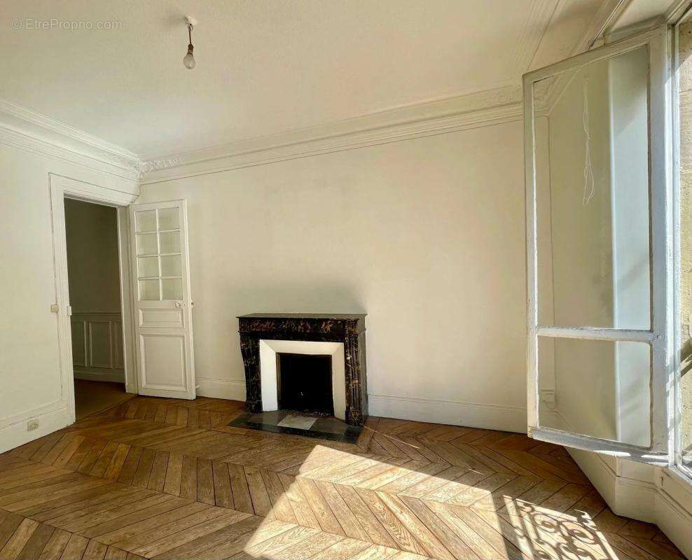Appartement à PARIS-10E
