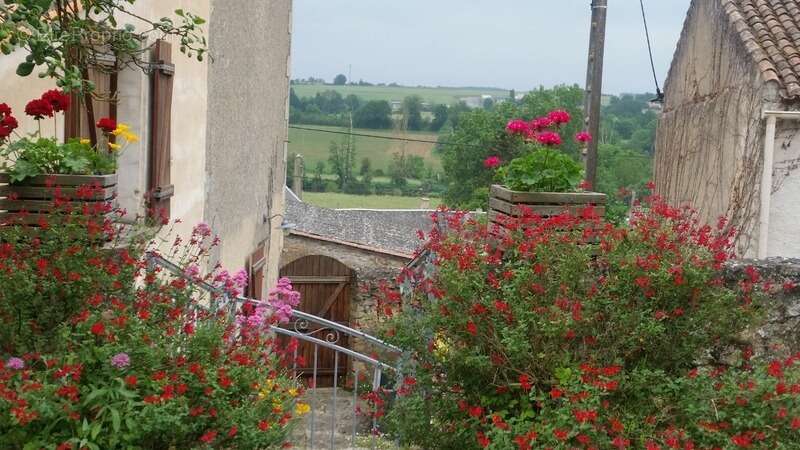 Maison à vendre 4 pièces LOUIN (79) Terrain clos 478 m² - photo 10