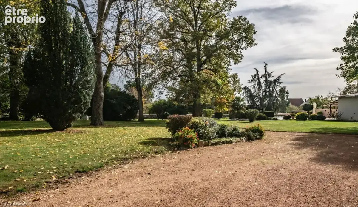 Culan - maison bourgeoise 7 pieces 220m² avec piscine - photo 35