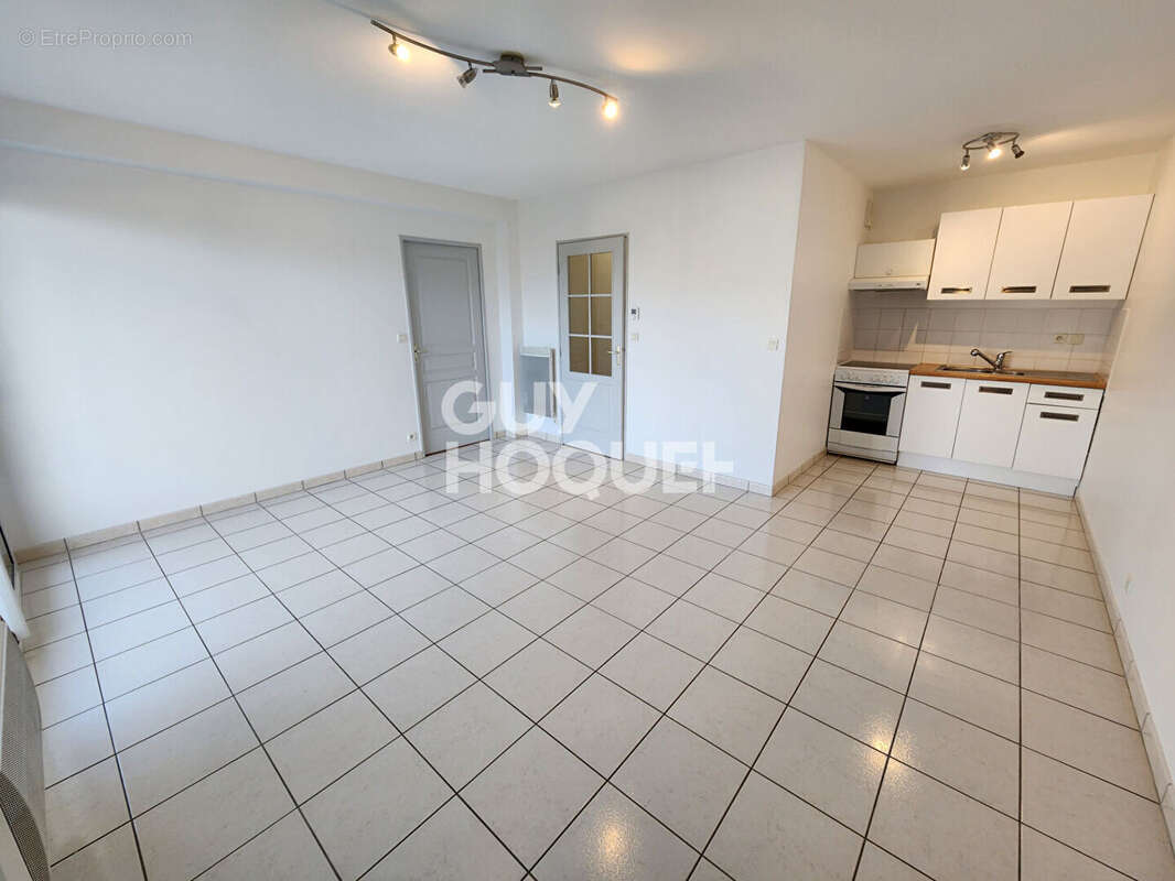 Appartement T2 centre bourg - photo 2