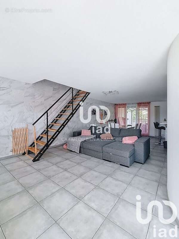 Photo 2 - Appartement à SAVIGNY-LE-TEMPLE