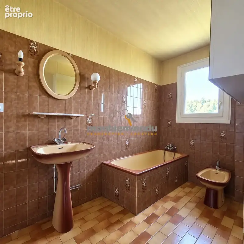 Maison 7 pièces 145 m² à vendre à Vic-Sur-Cere (15800) - photo 7
