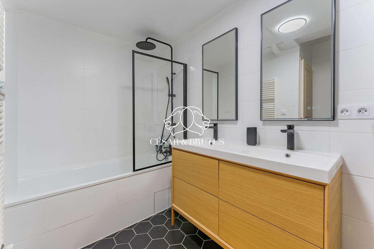 Appartement à SAINT-GENIS-LAVAL