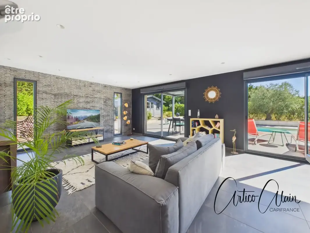 Maison contemporaine de  130 m² avec piscine et terrain 1300 m2 - photo 3