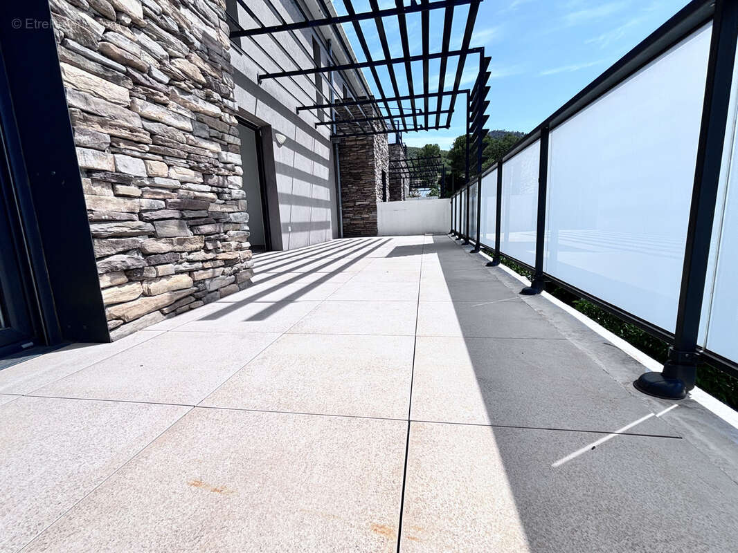 Appartement à SAINT-CYR-SUR-MER