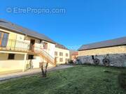 Maison à OGEU-LES-BAINS