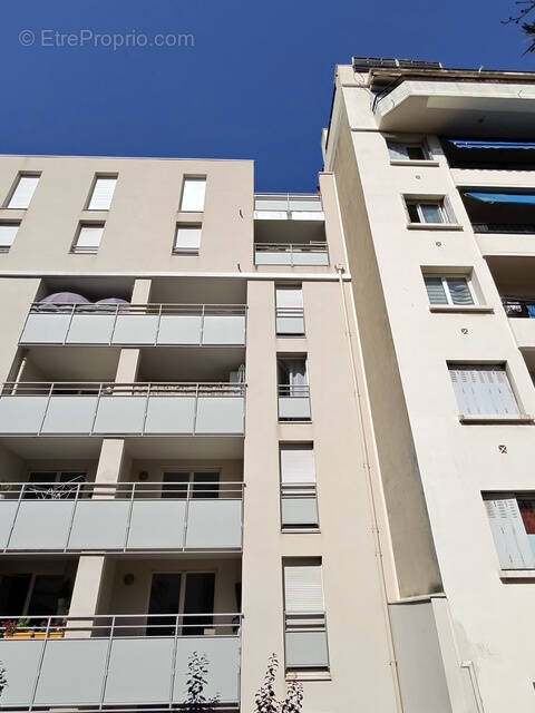 Appartement à MARSEILLE-4E