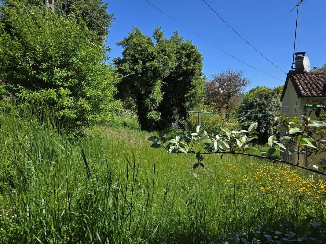 Maison à GRUN-BORDAS