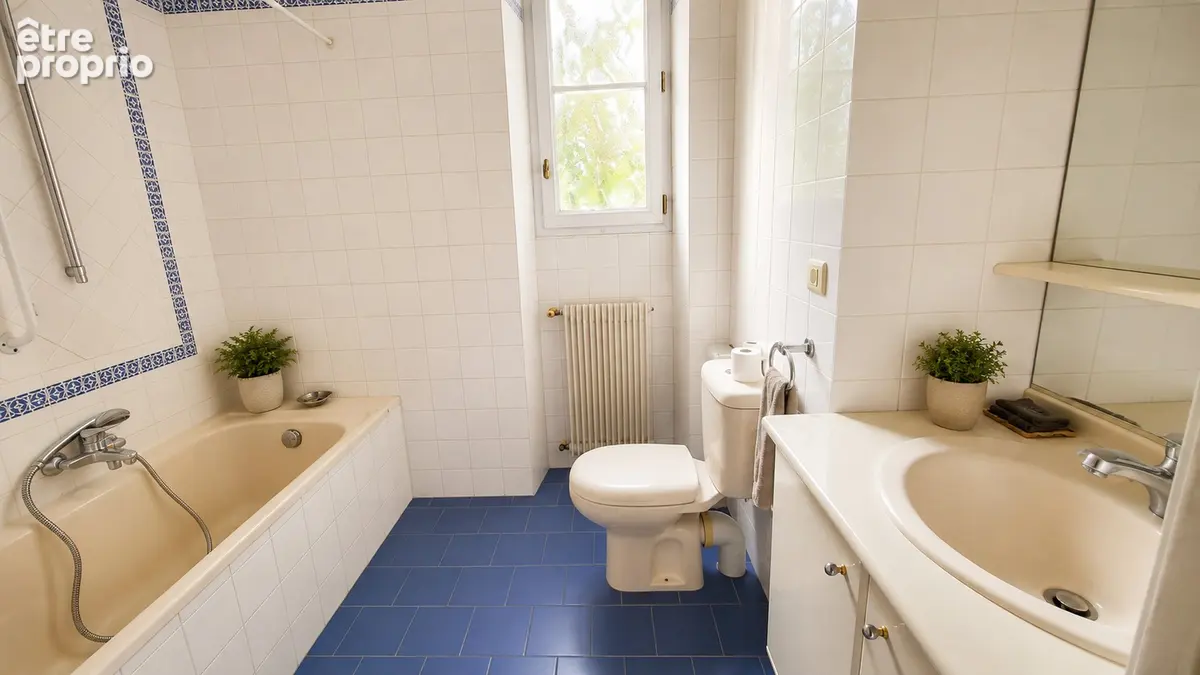 MAISON-APPARTEMENT - LAVAL / AV. DES FLEURS - 96 m² - Jardin 214 m² - Esprit maison de caractère - photo 7