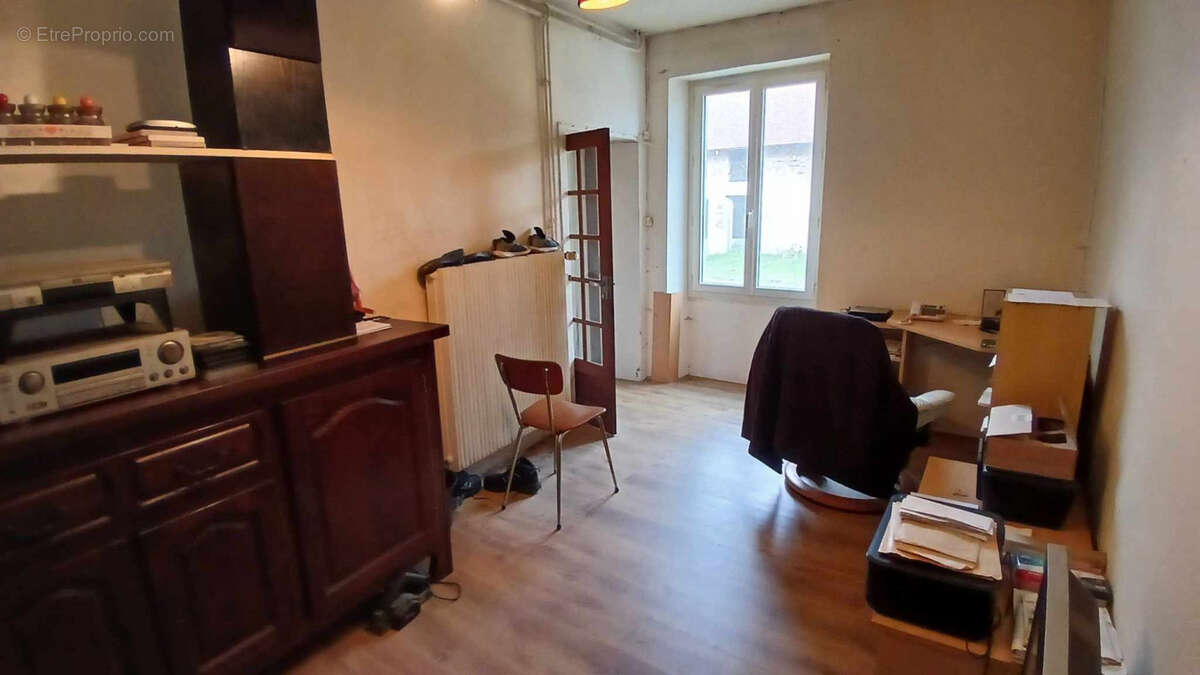 Maison à MAGNAC-LAVAL