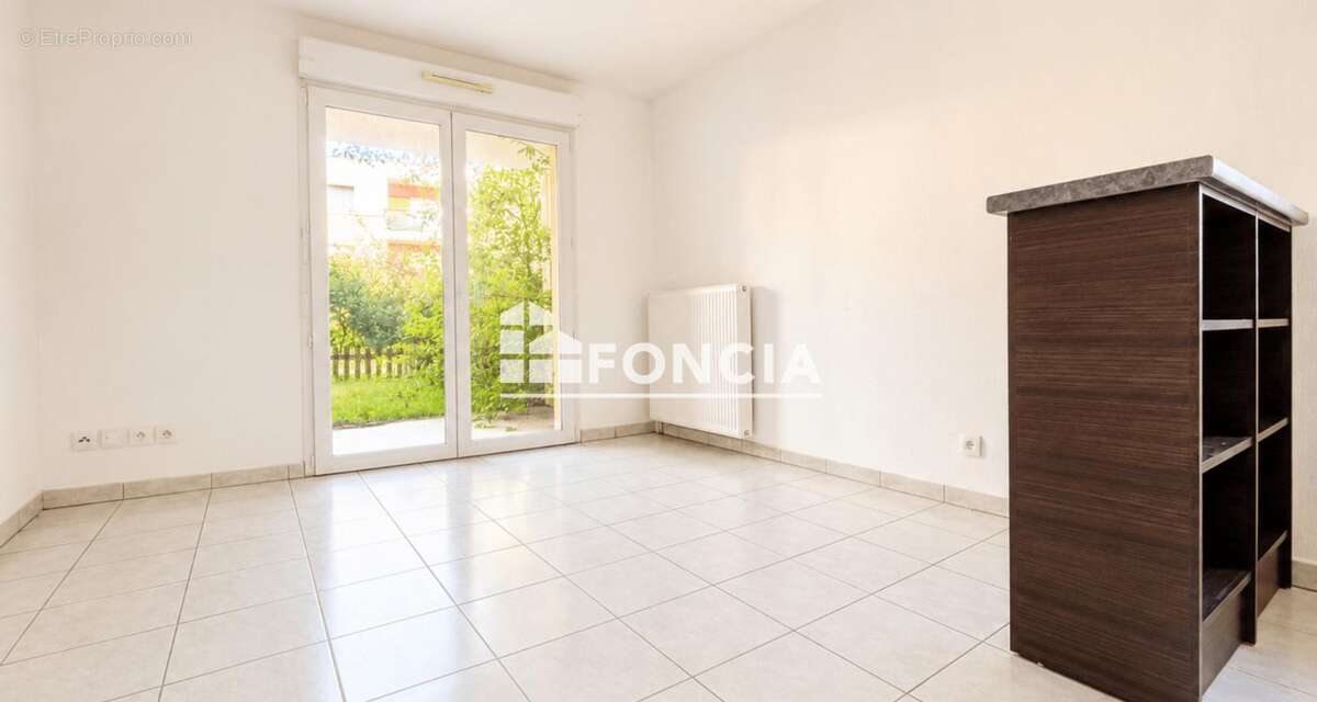 Appartement à LA RIVIERE-SAINT-SAUVEUR