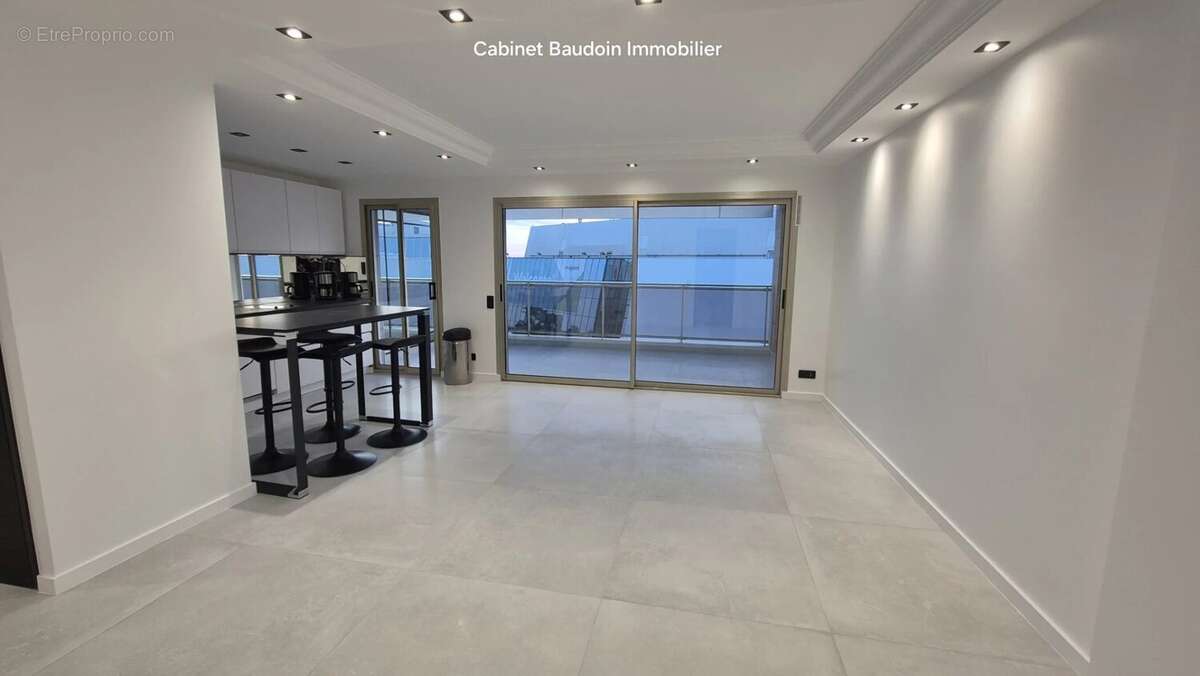 Exclusif CROISETTE ! Spacieux T2 54 m2  VUE MER, face aux ma - photo 2