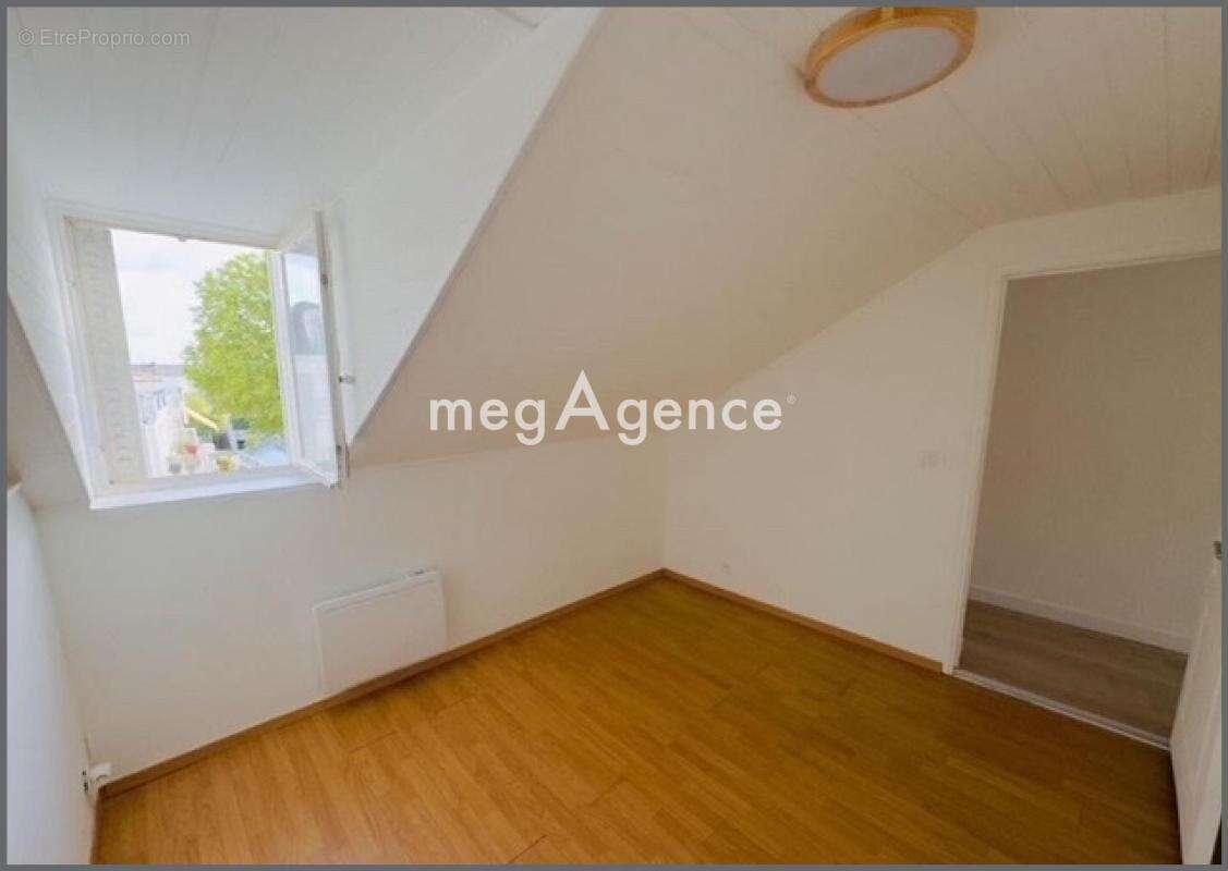 Duplex 85 m2, 3 chambres, place du Lycée - photo 4