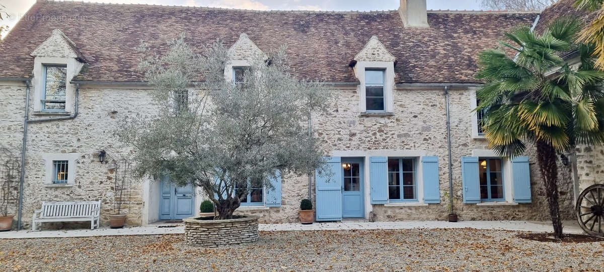 Maison à CHALAUTRE-LA-GRANDE