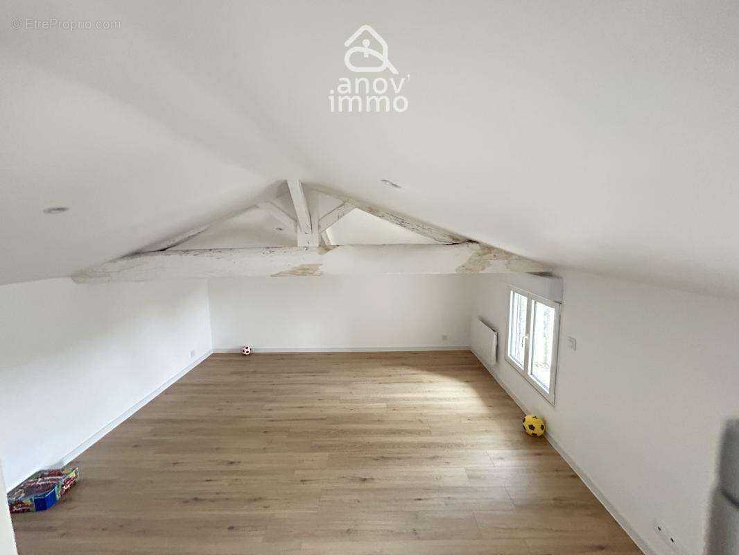 MARSAC 13kms d'Angoulême, Ferme charentaise (190m2 hab.) et - photo 8