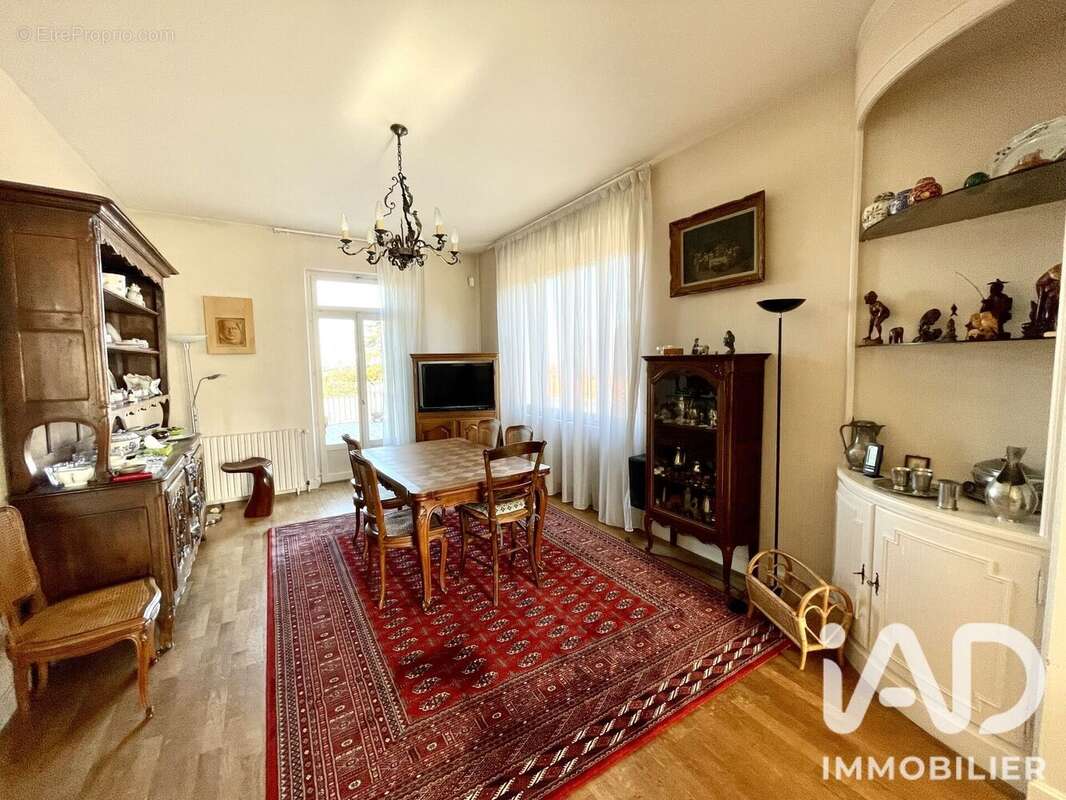 Maison 208 m² à Langres  - photo 6