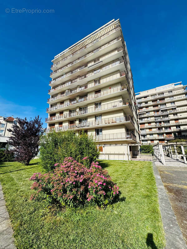 Grenoble grand T2 71 m2 + grand balcon 15 m2  vue magnifique Belledonne + Chartreuse - photo 9