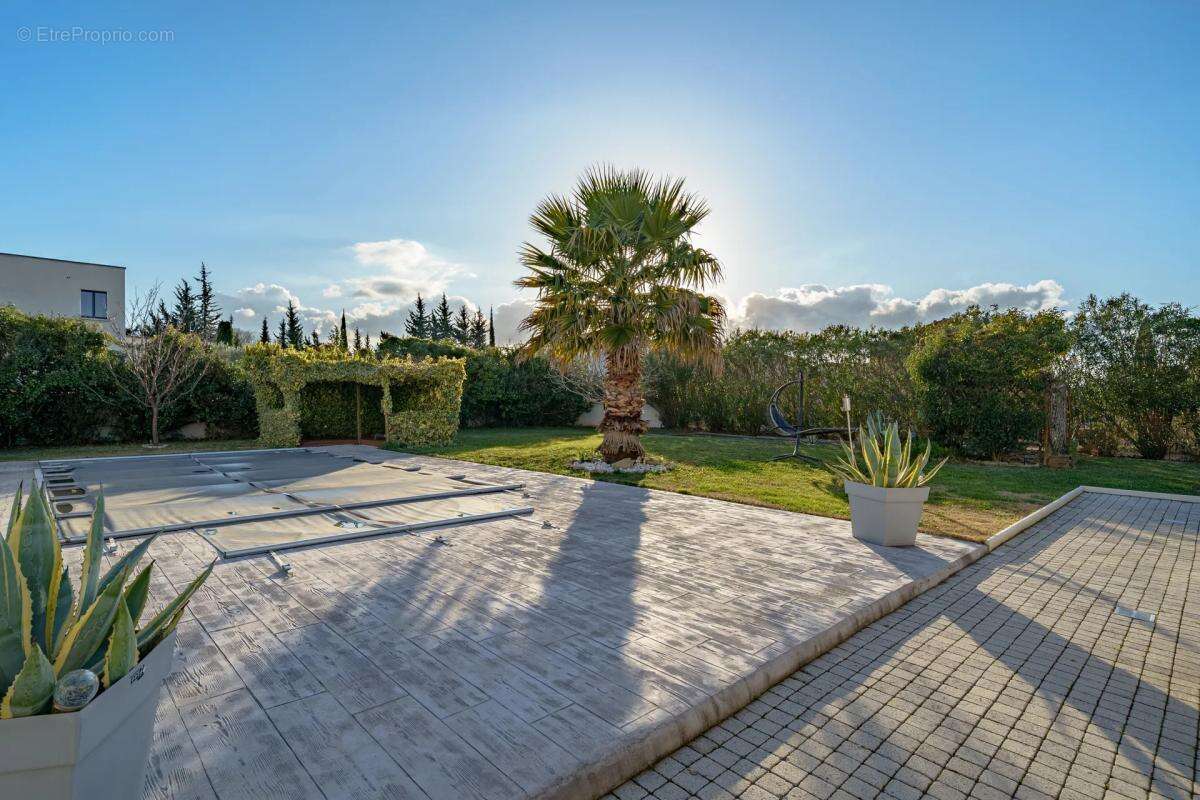 Maison à PELISSANNE