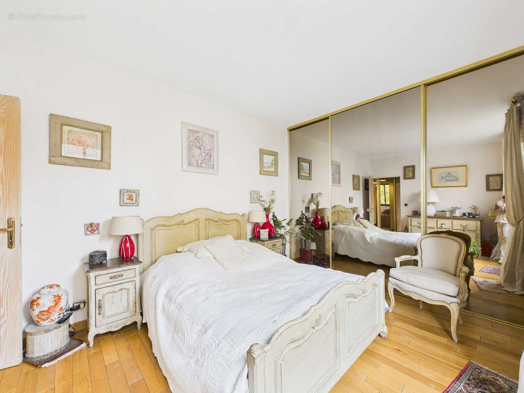 Appartement à LEVALLOIS-PERRET